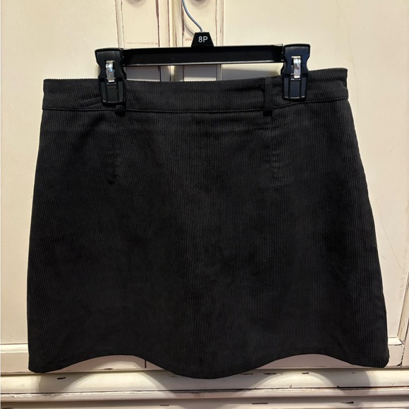 Haute Rogue skirt - Picture 2 of 3